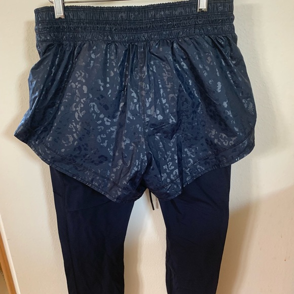 Athleta size M Rainer 2 in 1 winter leggings - Picture 8 of 13